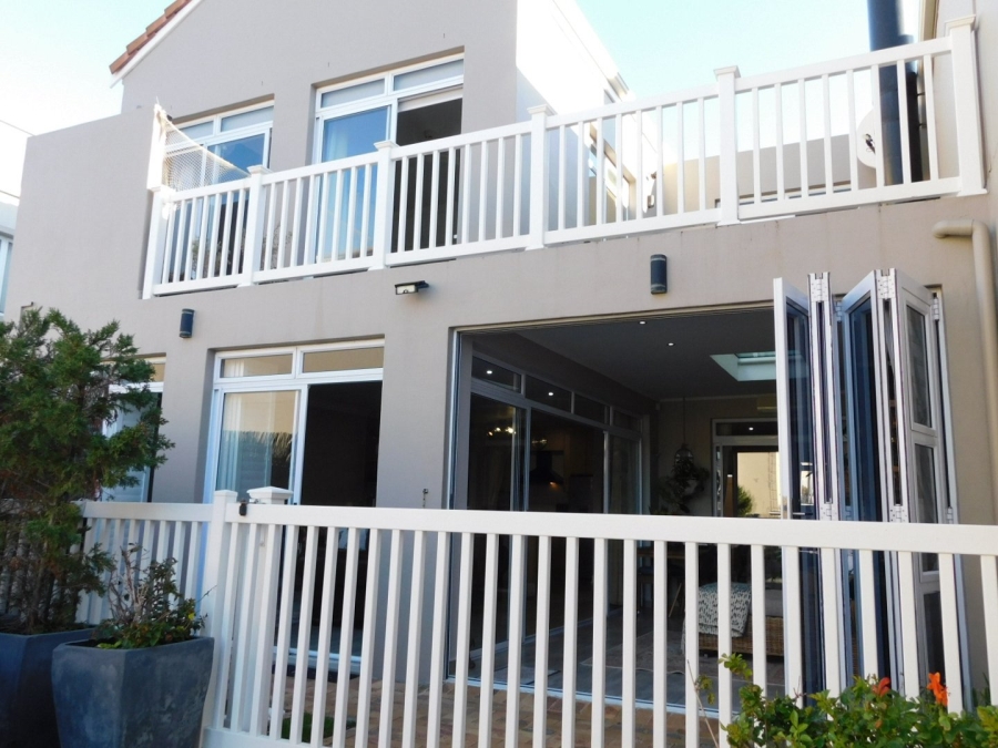 3 Bedroom Property for Sale in Harbour Island Western Cape